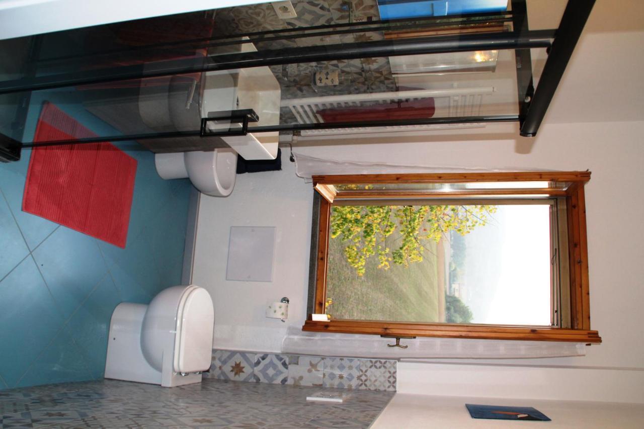 B&B Des Artistes Borzano Exterior foto